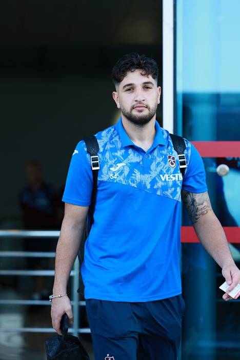 Trabzonspor Galatasaray maçı için İstanbul'a gitti 27